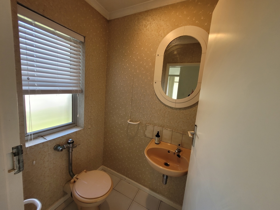 3 Bedroom Property for Sale in Summerstrand Eastern Cape